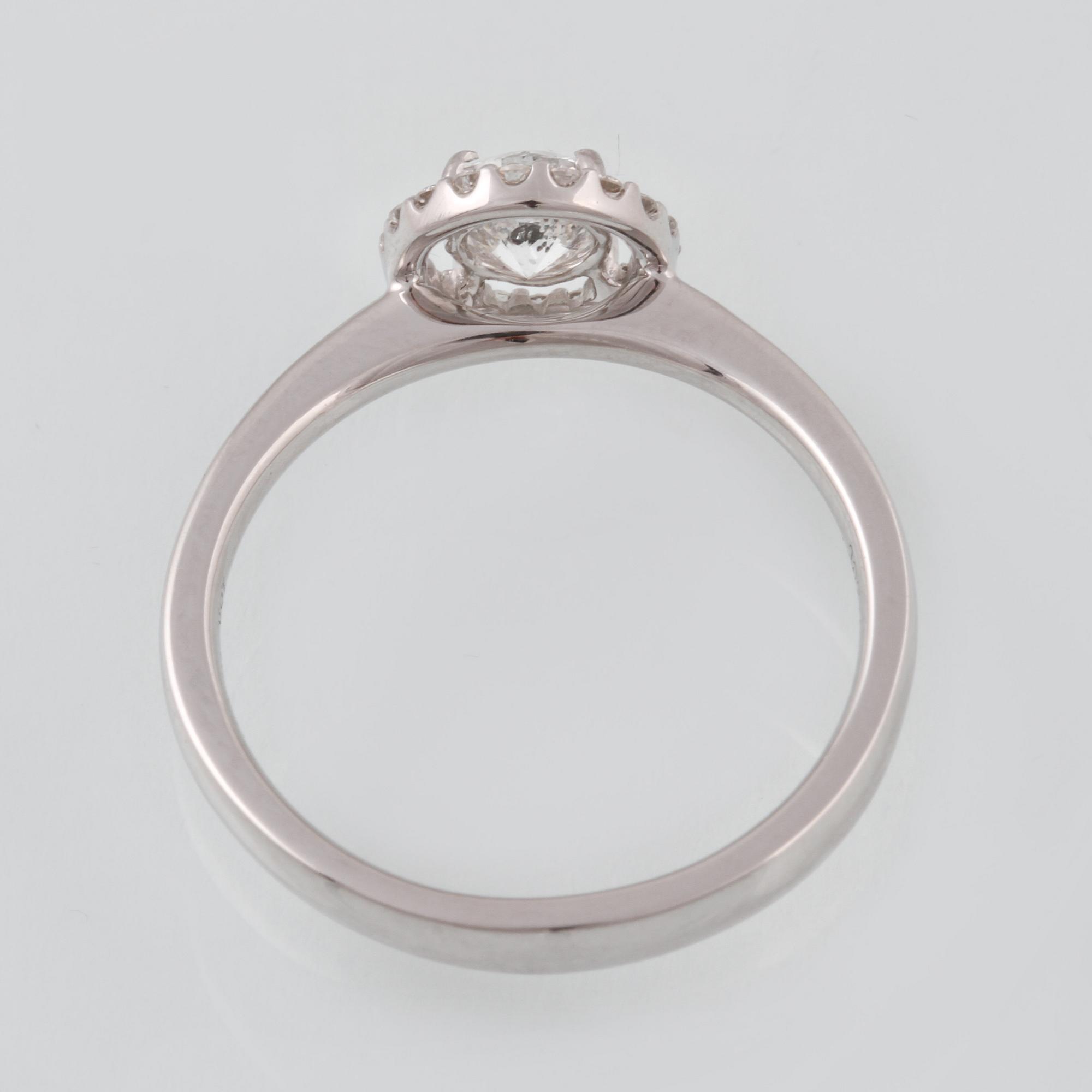RING, 18K vitguld med briljantslipad diamant ca 0.52 ct. Vikt 3,1 gram.