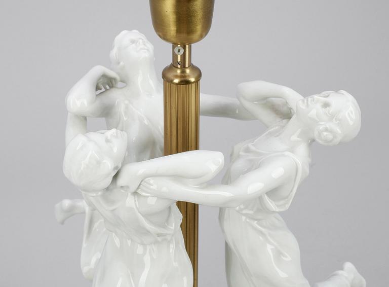 BORDSLAMPA, porslin och mässing, Karl Himmelstoss, Rosenthal, 1900-talets första hälft.