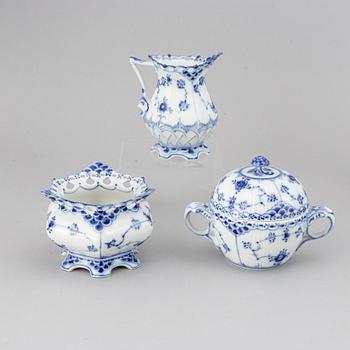 Royal Copenhagen, a part 'Musselmalet' coffee and tea service, Denmark (57 pieces).