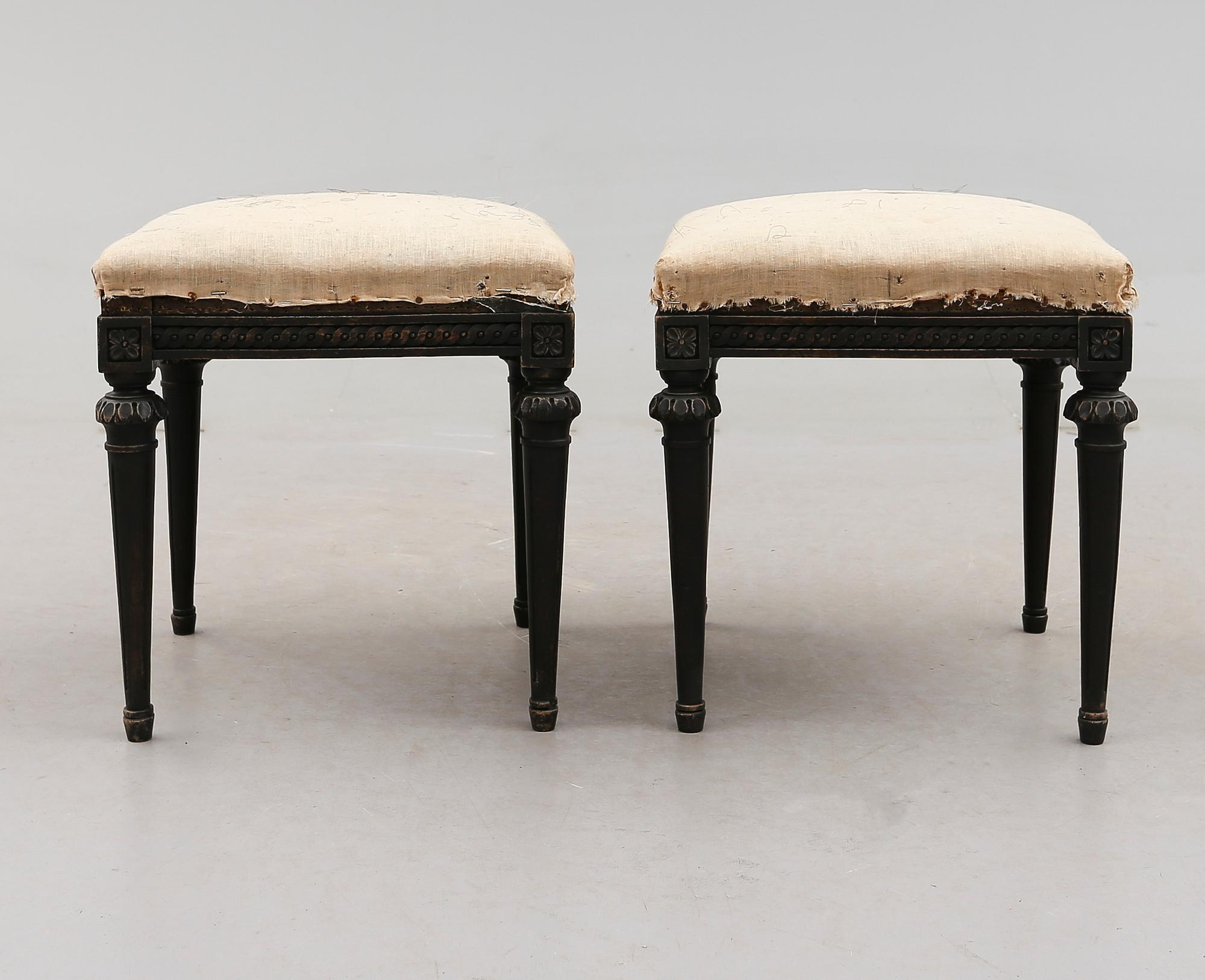 TABURETTER, 1 par, gustaviansk stil, 1900-talets första hälft.