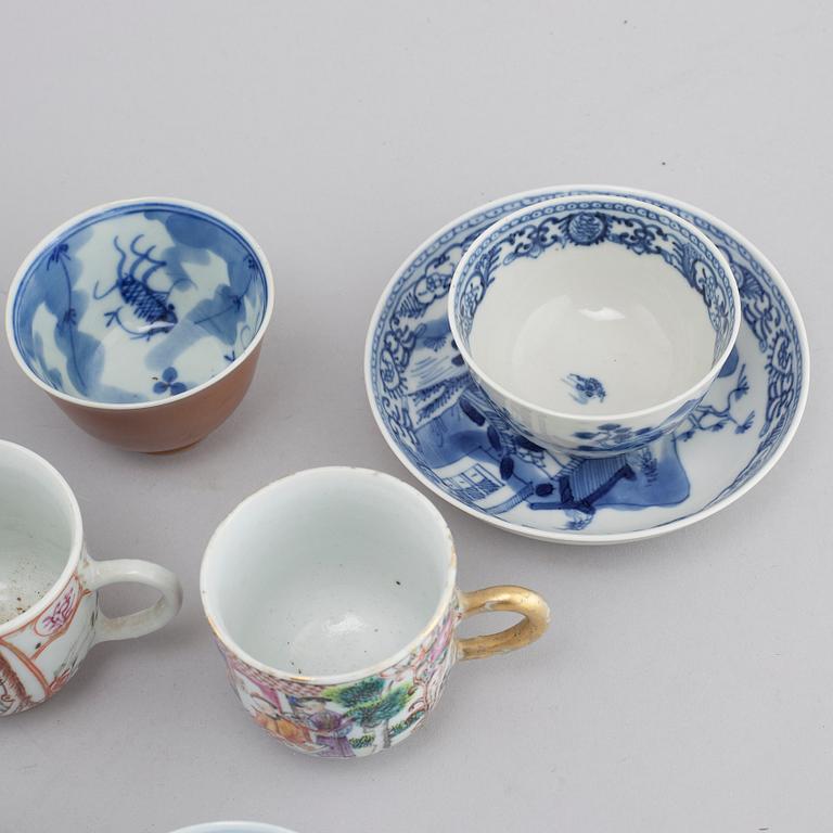 16 chinese porcelain cups from the 18th/19th and 20th century.