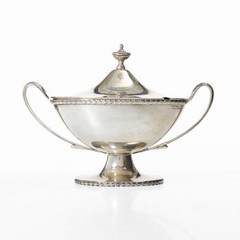 A Swedish sugar-bowl with lid, mark of KG Markströms Guldsmeds AB, Uppsala 1924.