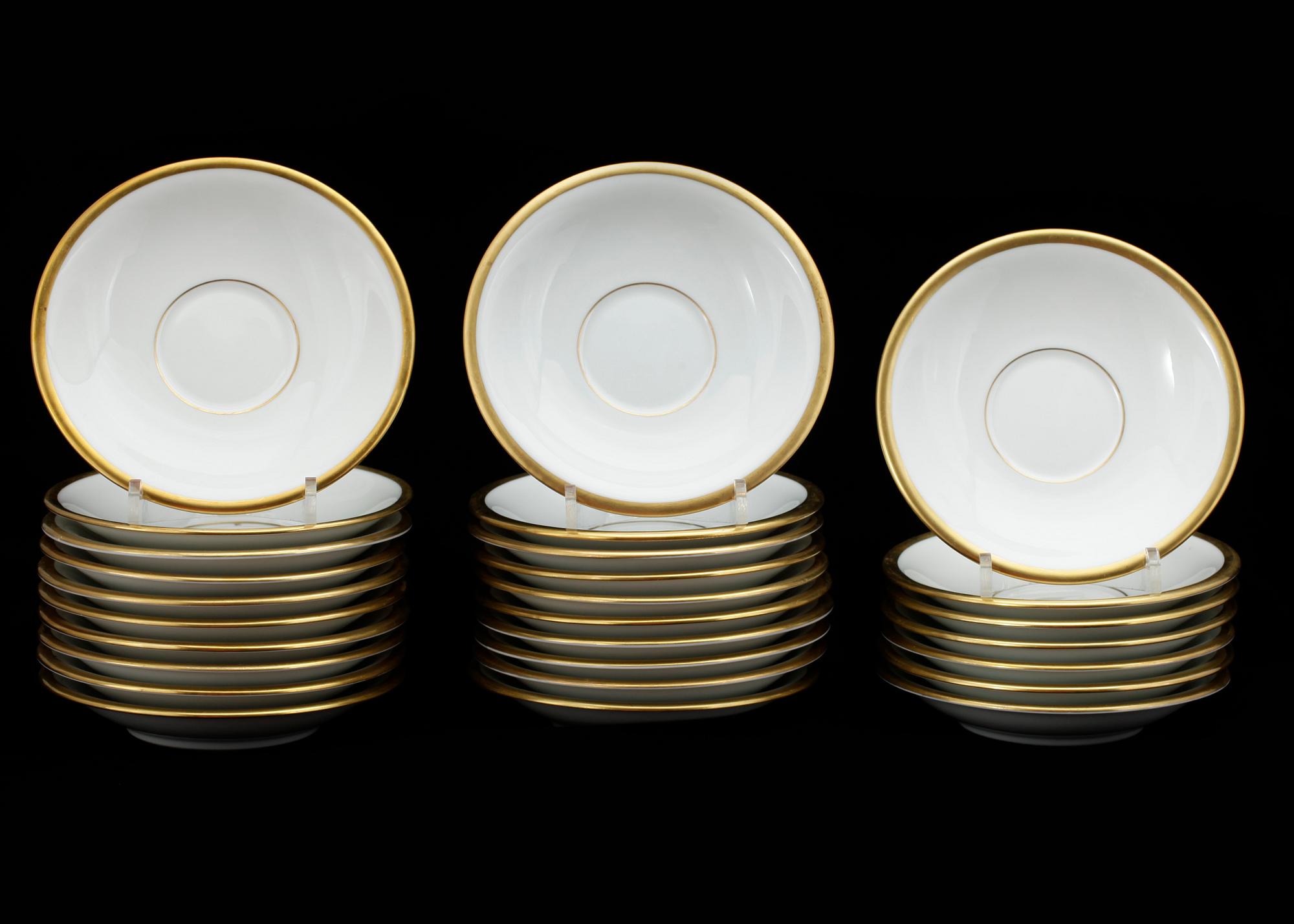KAFFEKOPPAR MED FAT, 21+6 delar porslin, "Golden Sun", Sigvard Bernadotte, Bing & Gröndal. Danmark, 1900-tal.