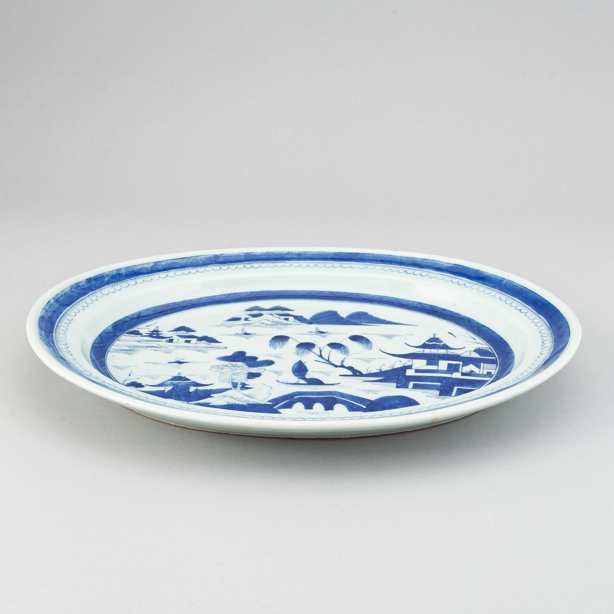 Fat, porslin. Qingdynastin,  1800-tal.