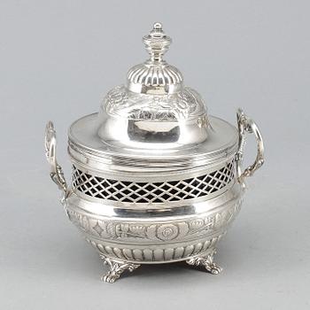 SKÅL med LOCK, silver, Porto, Portugal, omkring 1800-talets mitt.