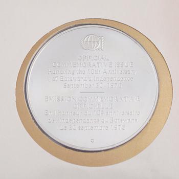 SAMLARMYNT, 36 st, sterlingsilver. Total vikt ca 1080 g.