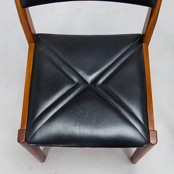 Pertti Salmi, a 1970s 'Samuel' dining table and eight 'Simeon' chairs for Vaara Tuotanto, Kaluste-Yhtymä, Finland.