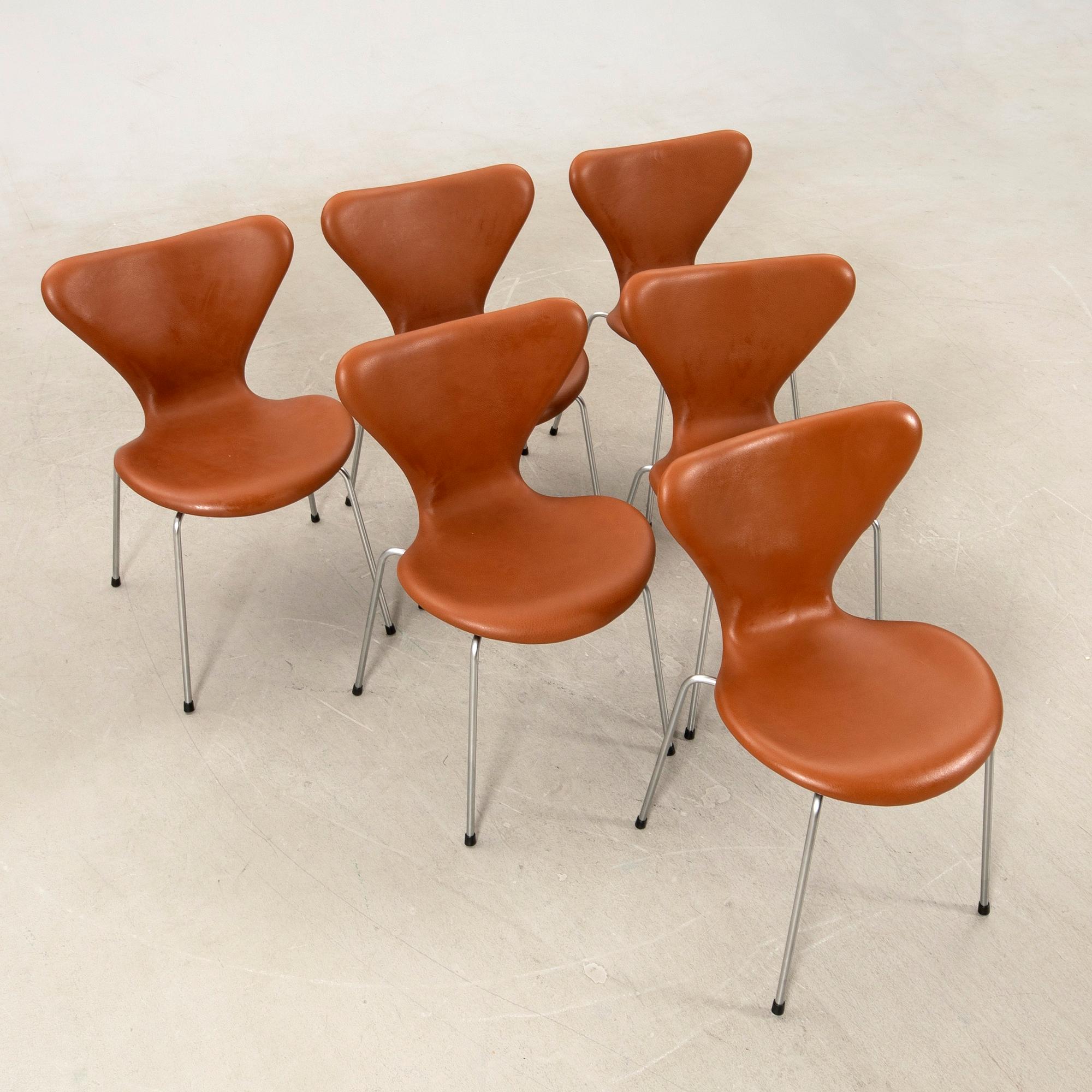 Arne Jacobsen, chairs 6 pcs "The Seven" for Fritz Hansen, late 20th century.