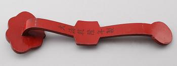 SCEPTRE, rött lackarbete, Kina, 1900-tal.