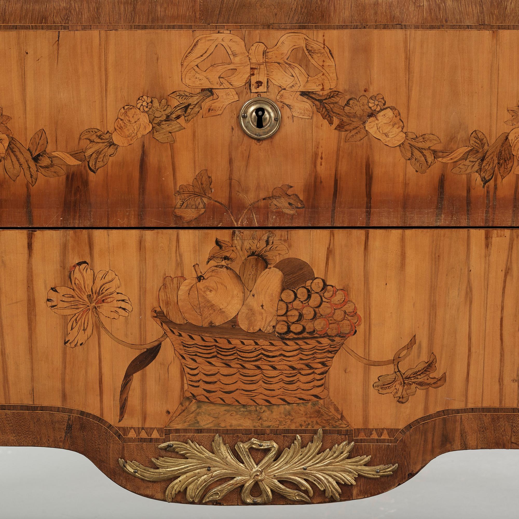 Gustaviansk, A Gustavian late 18th century commode.