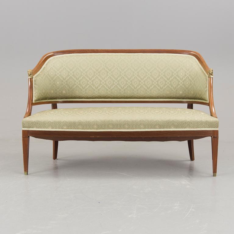 SOFFA, empirestil, Gustaf Bielsteéns Möbelaffär, Malmö, 1900-talets första hälft.