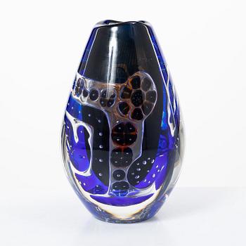 Edvin Öhrström, vas, glas, ariel, "Flickan och Duvan", Orrefors 1978.