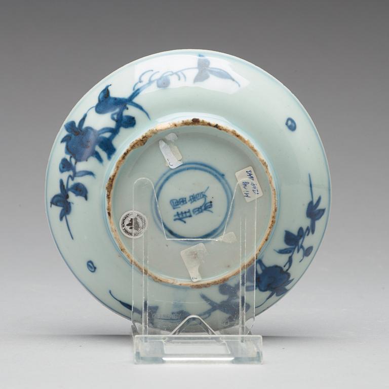A set of 10 (9+1) blue and white dishes, Ming dynasty, Tianqi/Chongzhen.