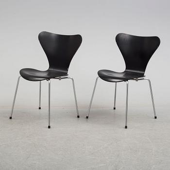 a set of seven 'Sjuan' chairs by Arne Jacobsen, Fritz Hansen.