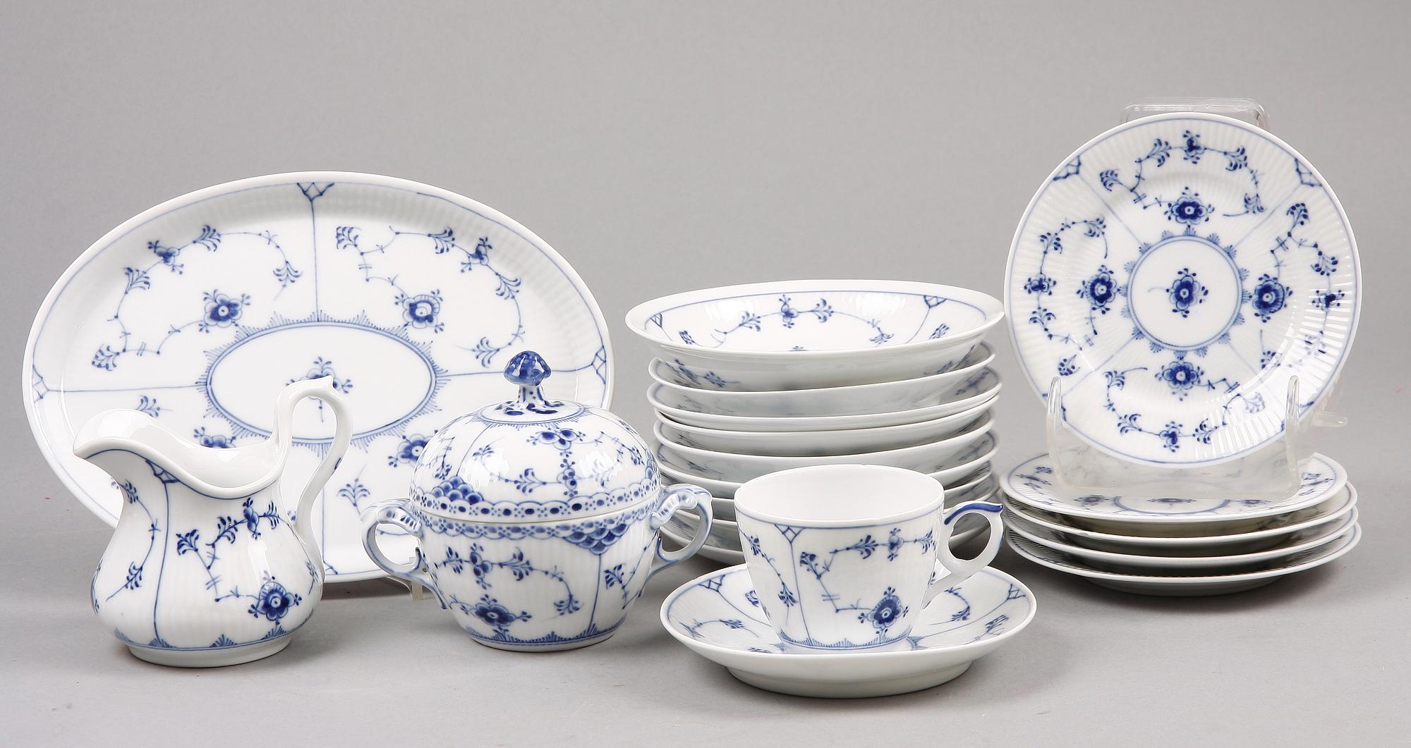 KAFFESERVISDELAR, 14 st, porslin, "Musselmalet", Kunglig dansk.