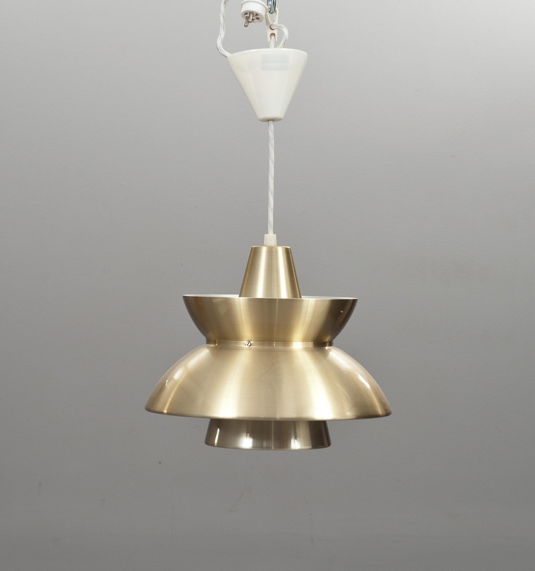 TAKLAMPA, Jörn Utzon för Louis Poulsen, Danmark.