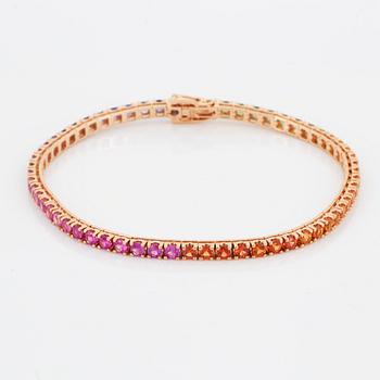 TENNISARMBAND, med multifärgade runda fasettslipade safirer.