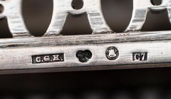 STRÖSOCKERSKÅL, silver, C.G Hallberg, Stockholm 1905. Vikt ca 612 g.