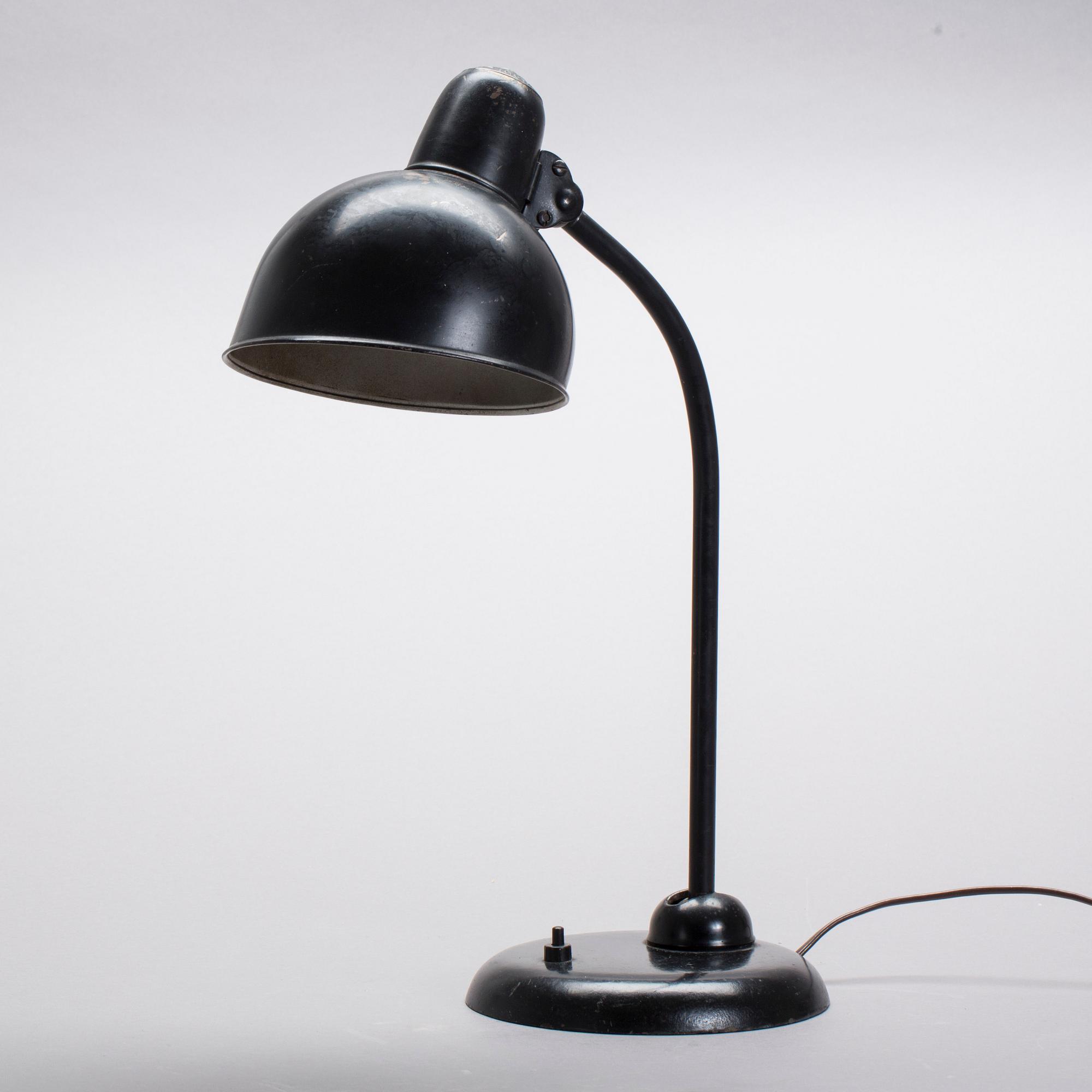 SKRIVBORDSLAMPA, Berlin Kaiser Idell. Design Christian Idell. 1900-talets första hälft.