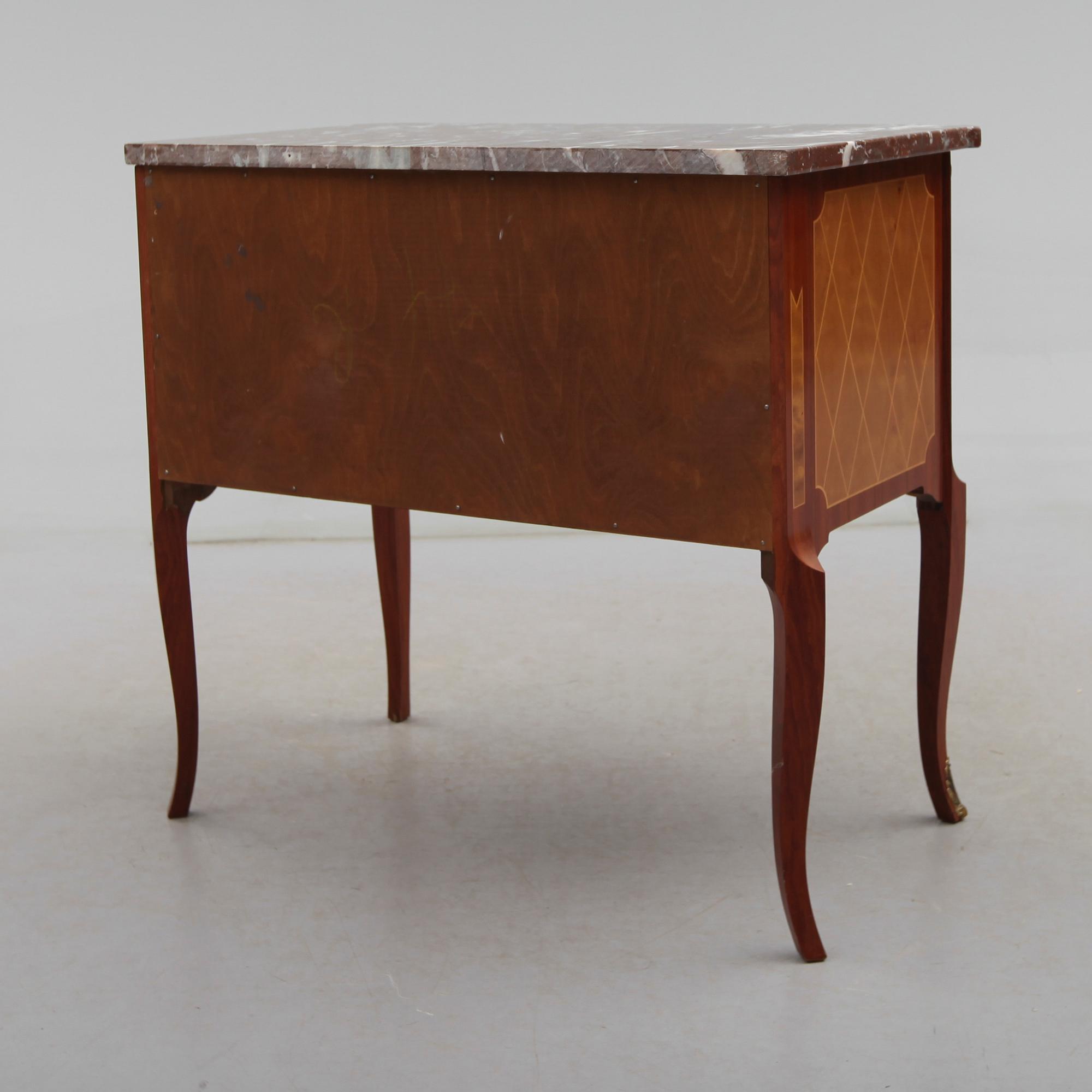 BYRÅ, gustaviansk stil, 1900-talets andra hälft.