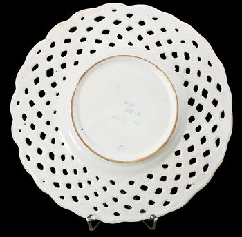 GALLERFAT, fajans. Marieberg, 1700-tal.