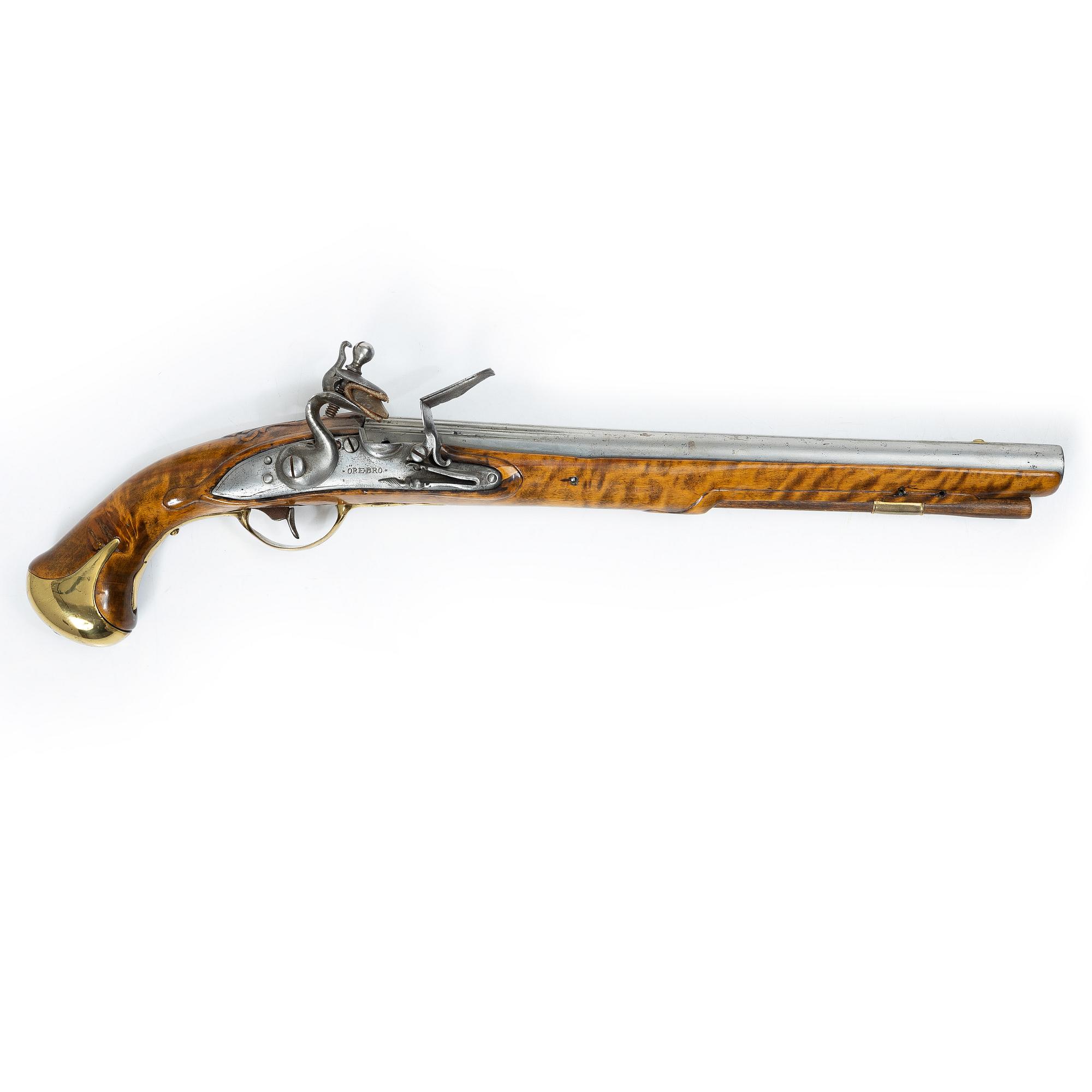 Flintlåspistol, svensk, Låset märkt Örebro.