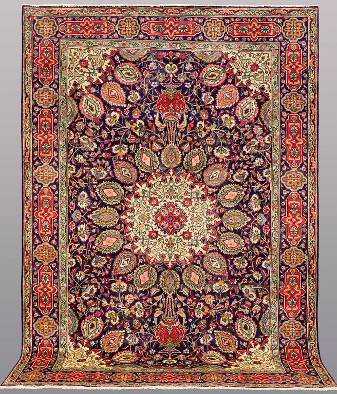 MATTA, Täbriz, ca 297 x 202 cm.
