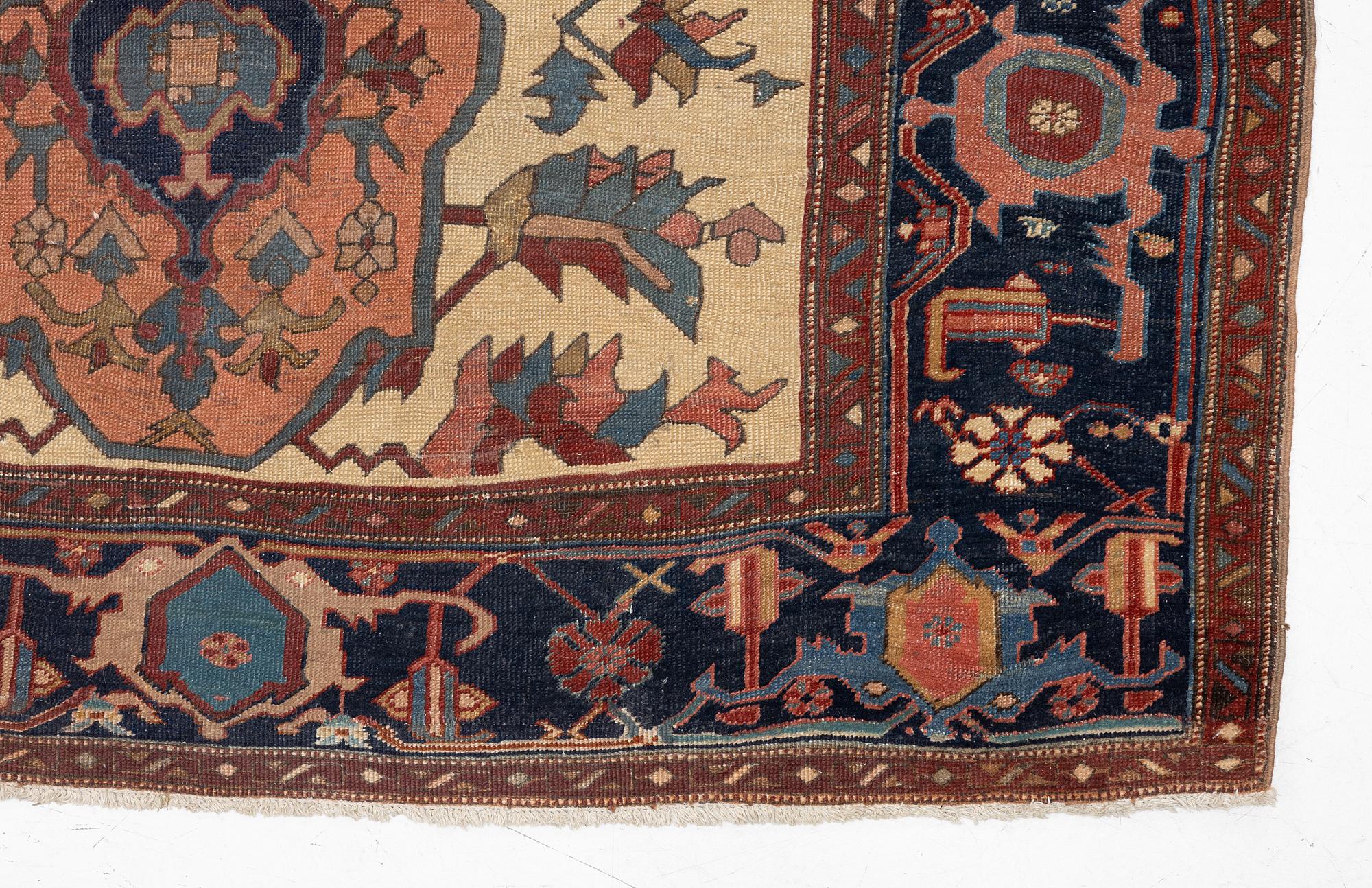 Matta, Antik Heris, Nordvästra Persien, ca 410 x 285 cm.