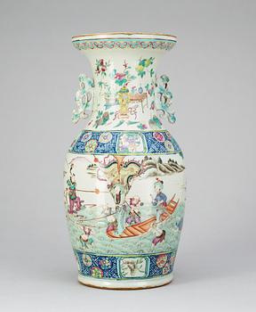 A chines porcelaine vas, late Qing dynasty (1644-1914).