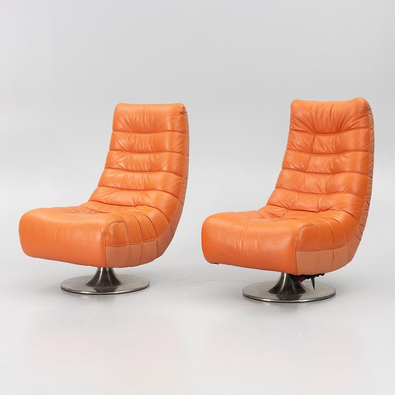 A pair of armchairs, late 20th century.