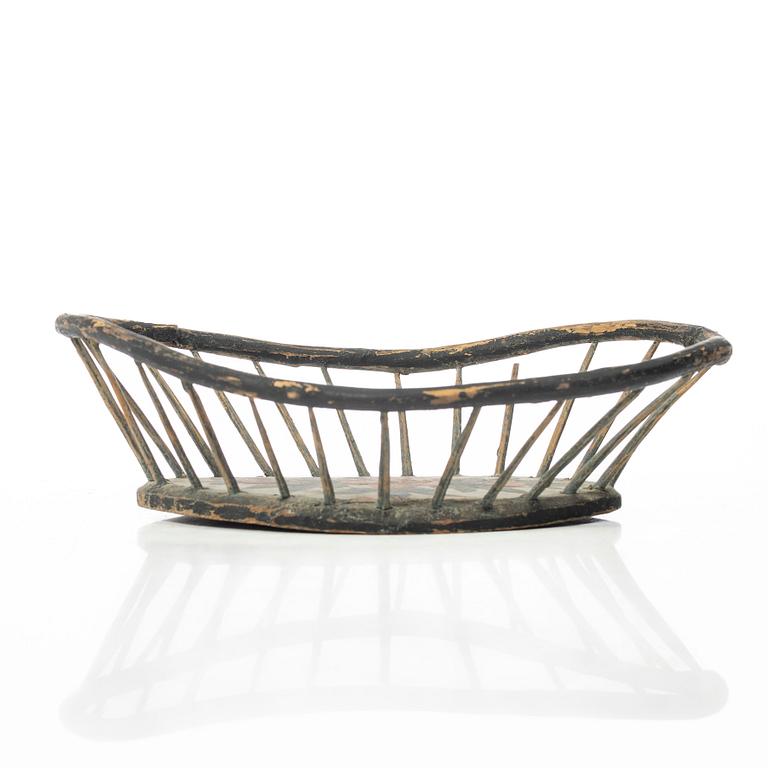 Pine basket, folk art, Jämtland, 19th century.