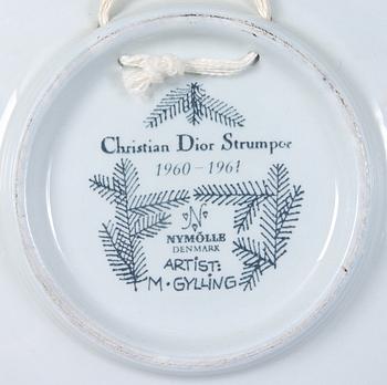 SAMLARTALLRIKAR, 3 st, porslin, "Christian Dior Strumpor", bl a Gunnar Nylund, Nymölle.