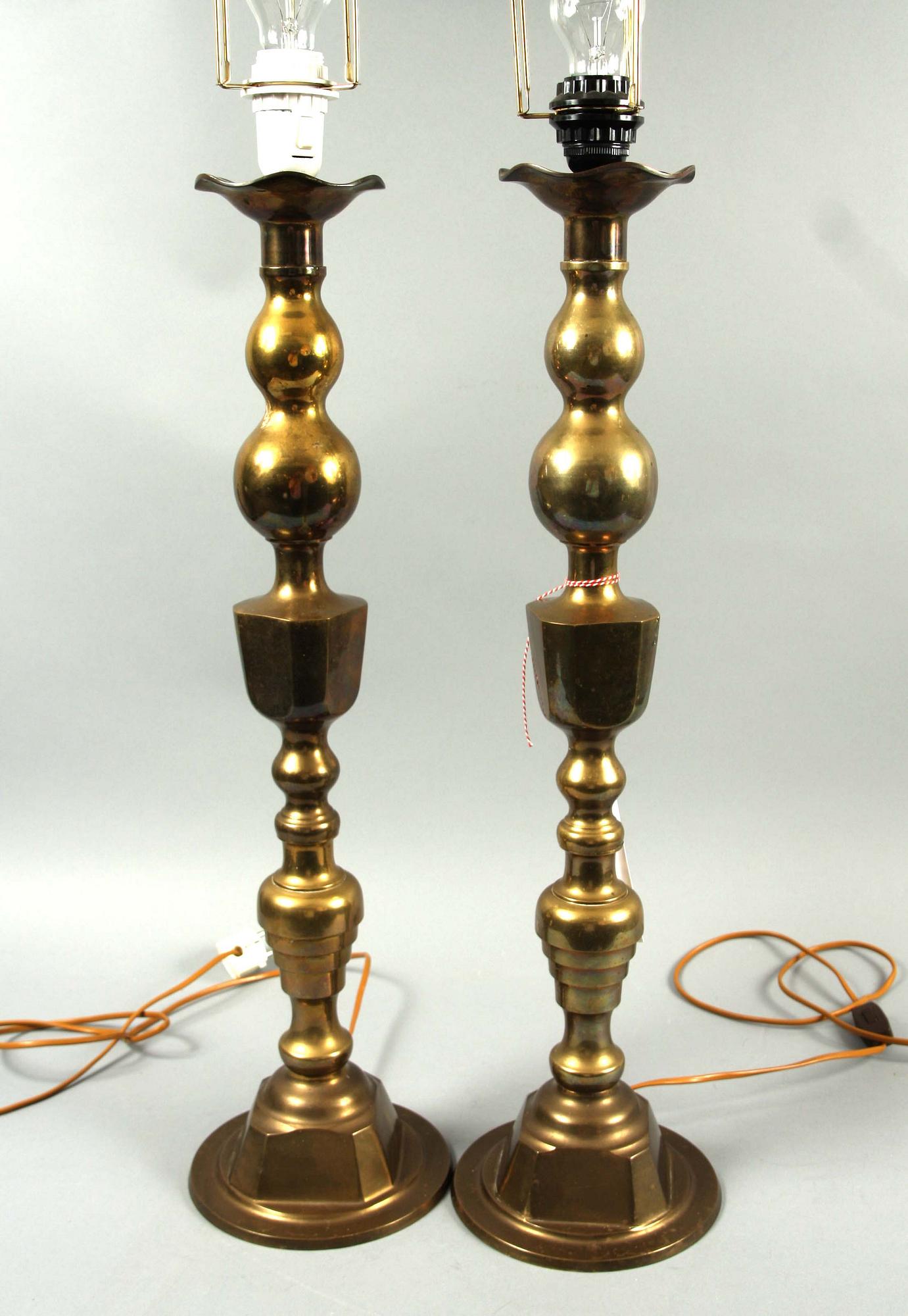 BORDSLAMPOR, ett par, mässing, 1900-tal.