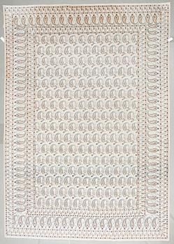 MATTA, möjligen Ghom. Ca 397x277 cm.