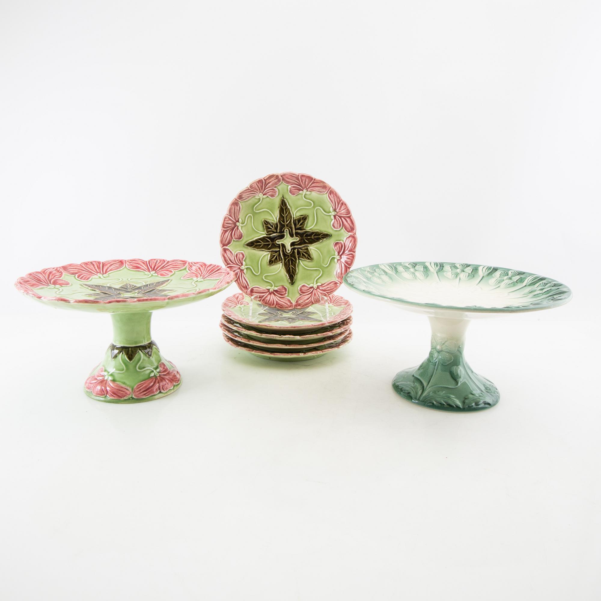 cake stands 2 pcs and plates 5 pcs Art Nouveau early 20th century majolica.