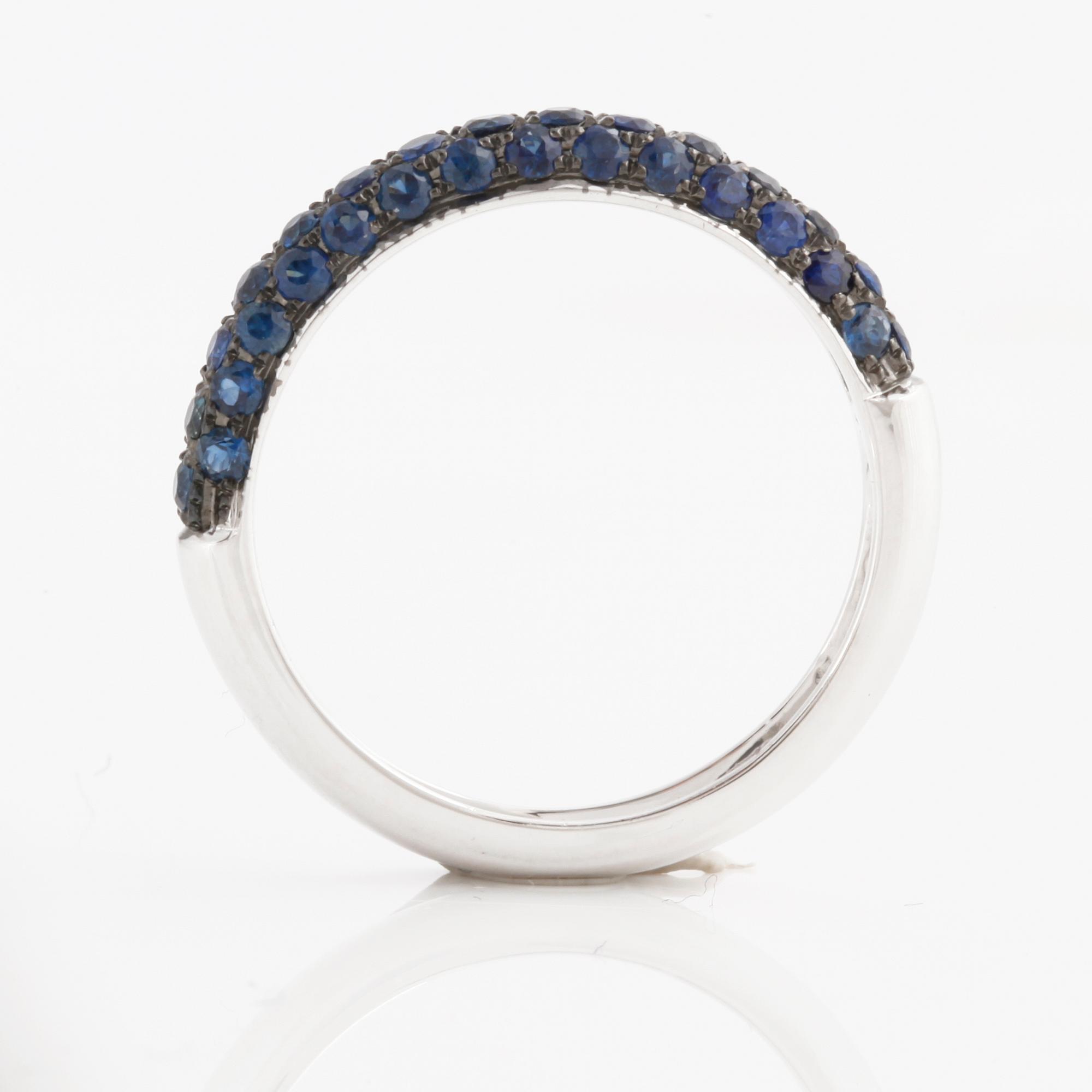 A circa 0.90 cts sapphire ring.