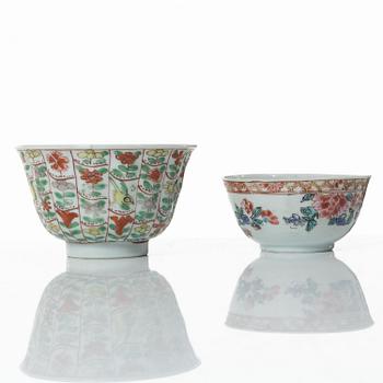 Two Chinese porcelain cups with saucers, Qing dynasty, 18th century.