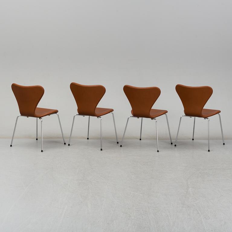 ARNE JACOBSEN, stolar, 4 st, "Sjuan", Fritz Hansen, Danmark.