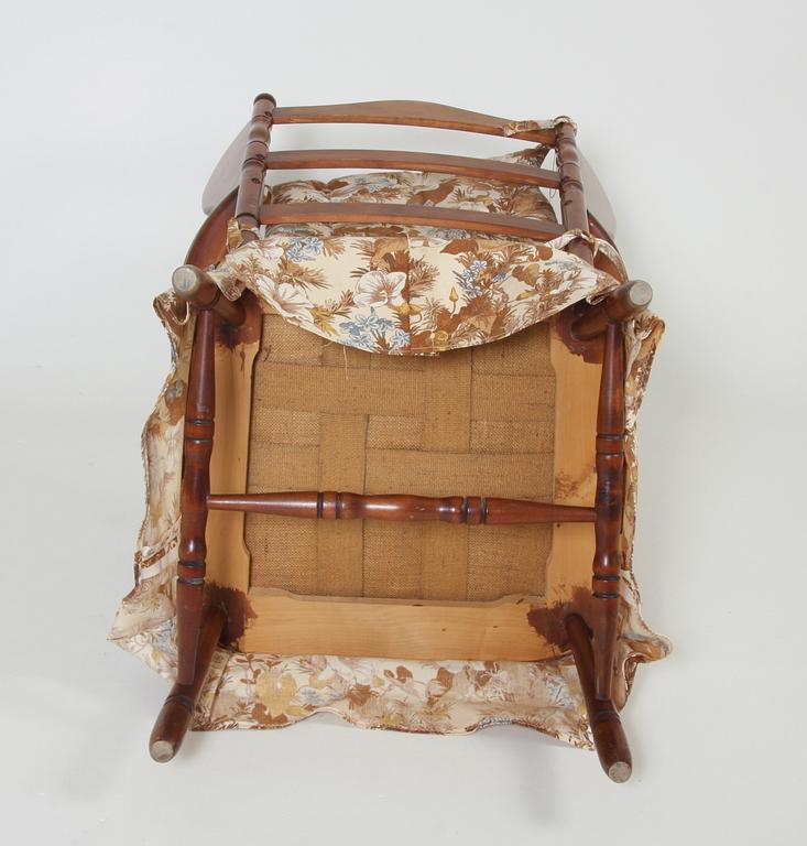 ÖRONLAPPSFÅTÖLJER, ett par, 1900-tal.