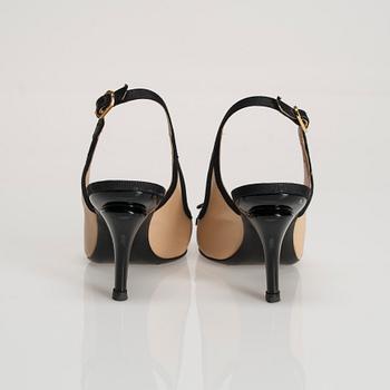 KENGÄT, Chanel.