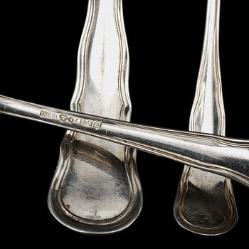 BESTICKSERVISDELAR, ca 80 st. Silver. CG Hallberg, Stockholm bl a 1940. Tot ca 2240 g.