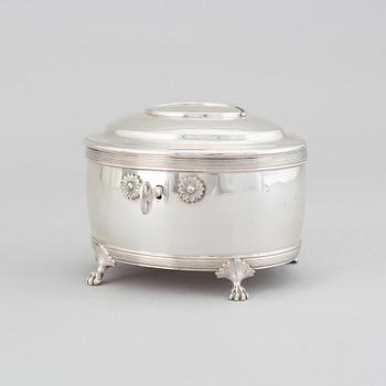 A swedish silver sugar box, mark or Oscar Sjögren, Stockholm 1918.