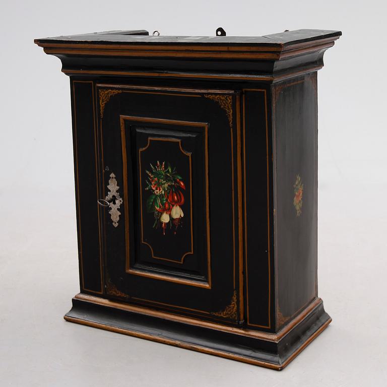 HÄNGSKÅP, 1800-talets första hälft.