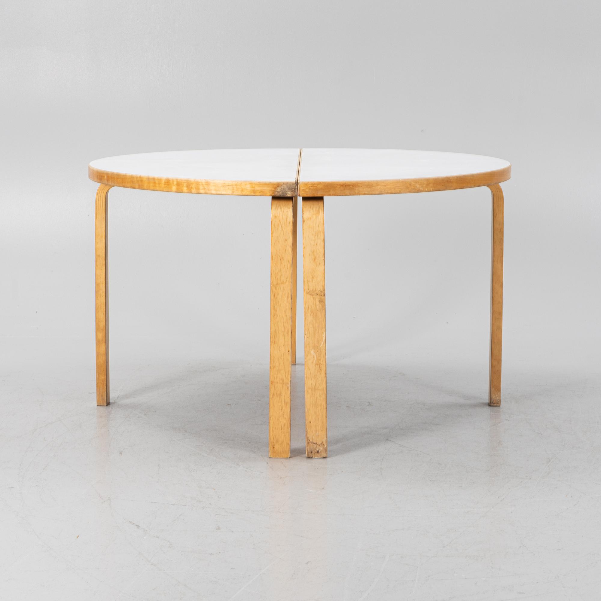 Alvar Aalto, bord, 2 st, modell 95, Artek, Finland, tidigt 1970-tal.