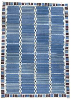 BARBRO NILSSON, carpet, flat weave, "Salerno blå med enkel bård", 319,5 x 224 cm, signed AB MMF BN.