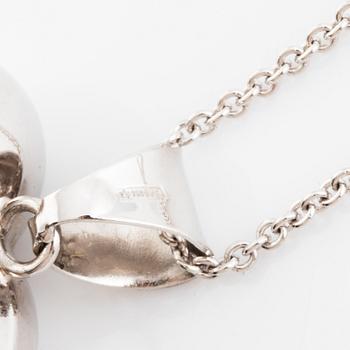 White gold heart necklace.