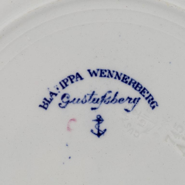 Gunnar Wennerberg, ca 40 pieces dining service, "Blåsippa", Gustavsberg.