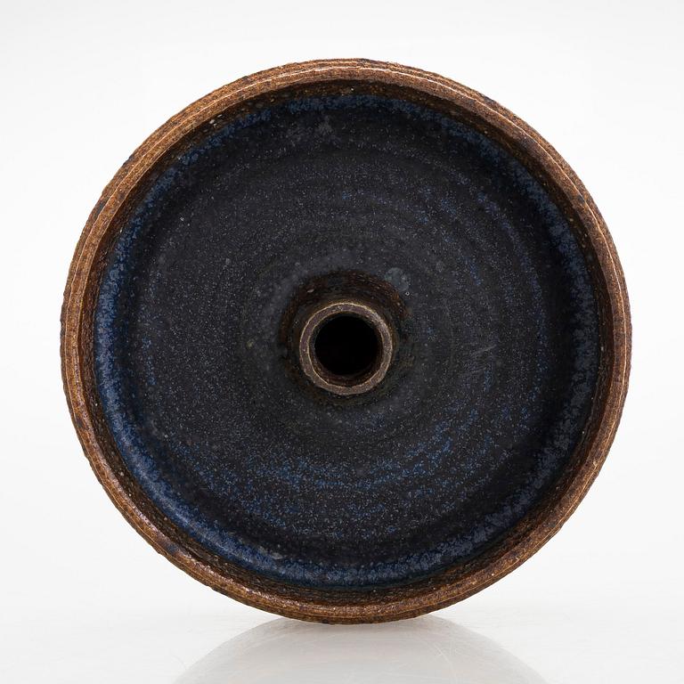 Raija Tuumi, a chamotte stoneware bowl, monogram signed RT, ARABIA.