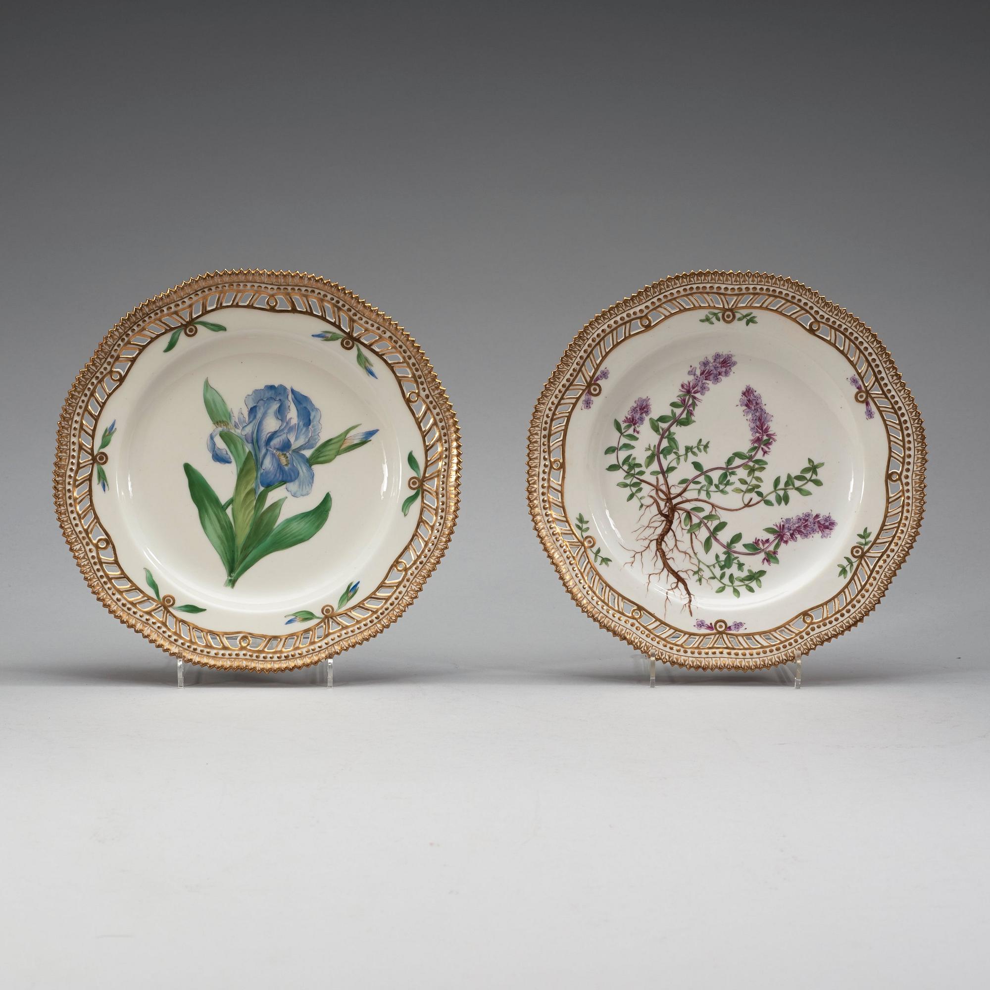 ASSIETTER, 12 stycken, porslin. "Flora Danica", Kunglig Dansk, 1900-tal.