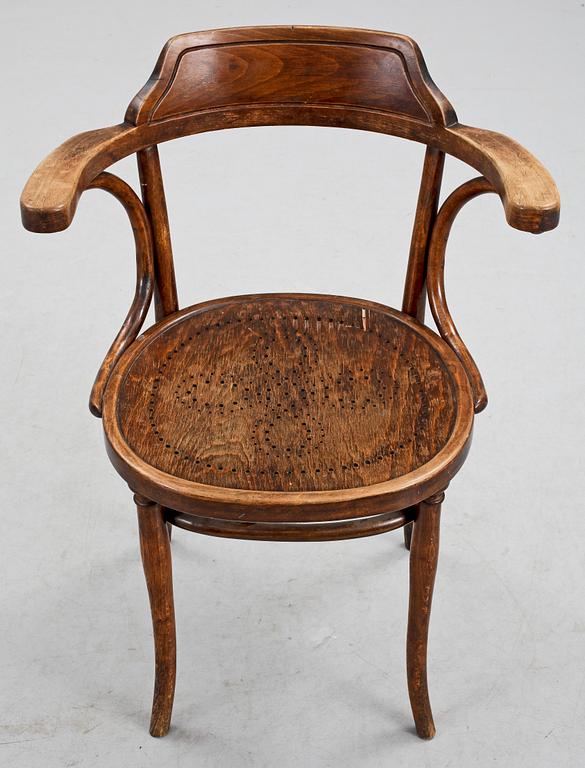 KARMSTOL, märkt THONET. 1900-talets första hälft.